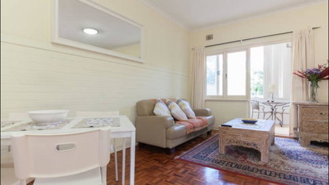 Broadway Apartments - Australian Directory 17