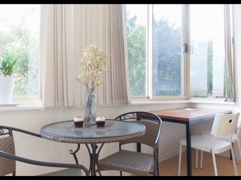 Broadway Apartments - Australian Directory 43