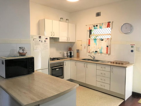 Broadway Apartments - Australian Directory 30