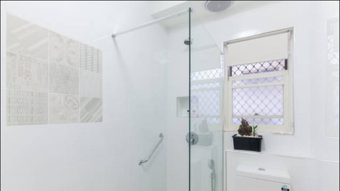 Broadway Apartments - Australian Directory 3
