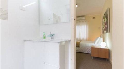 Broadway Apartments - Australian Directory 27