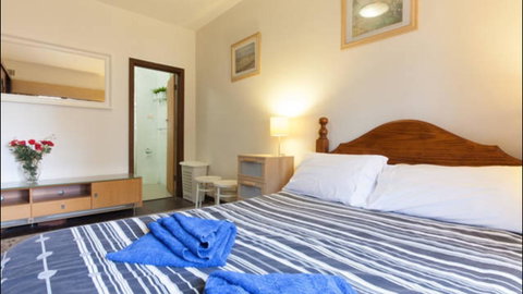 Broadway Apartments - Australian Directory 7