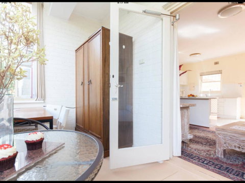 Broadway Apartments - Australian Directory 42