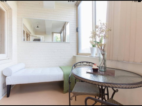 Broadway Apartments - Australian Directory 41
