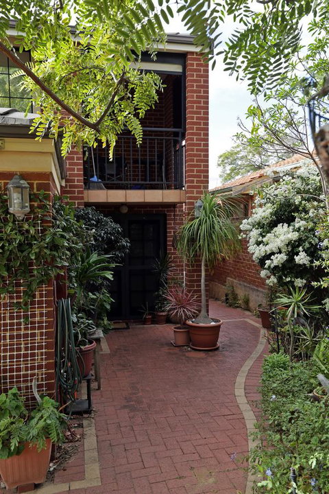 230 Alice Street - Australian Directory 7