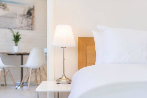 Light Bright, Quality River Views! Free Parking - Australian Directory 35