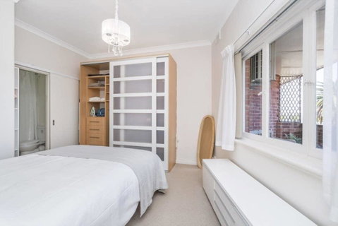 Light Bright, Quality River Views! Free Parking - Australian Directory 29