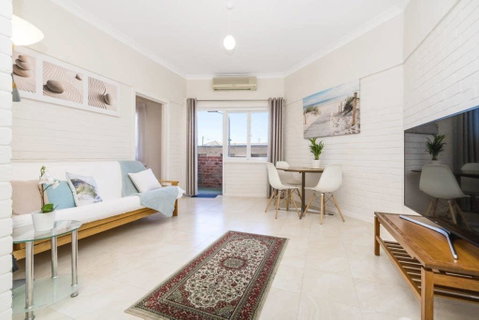 Light Bright, Quality River Views! Free Parking - Australian Directory 19