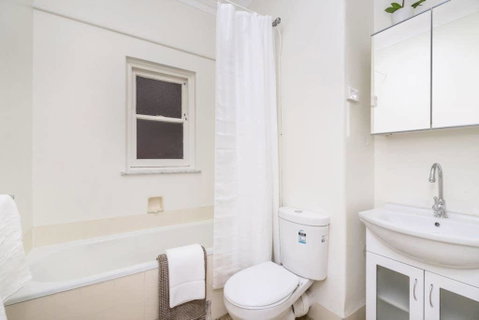 Light Bright, Quality River Views! Free Parking - Australian Directory 37