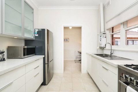 Light Bright, Quality River Views! Free Parking - Australian Directory 24