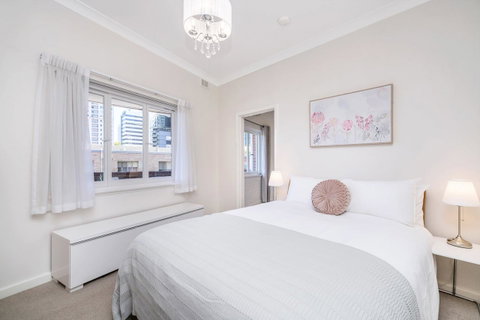 Light Bright, Quality River Views! Free Parking - Australian Directory 14