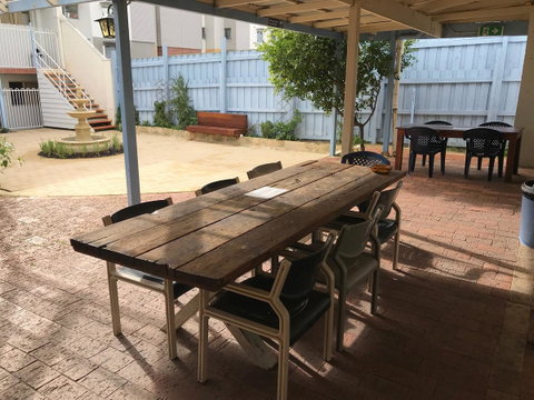 Hay Street Traveller\'s Inn - Australian Directory 7