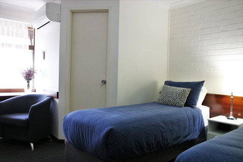 Trinity On Hampden - Australian Directory 10