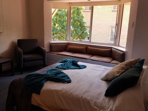 Townsend Lodge - Australian Directory 19