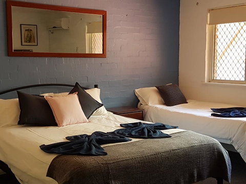 Townsend Lodge - Australian Directory 17