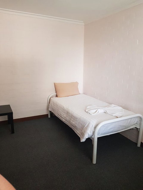 Townsend Lodge - Australian Directory 21