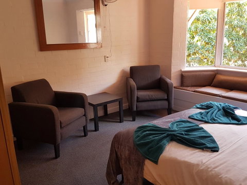 Townsend Lodge - Australian Directory 24