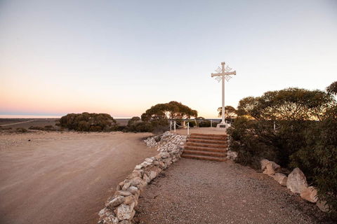 EUCLA MOTOR HOTEL - Australian Directory 2