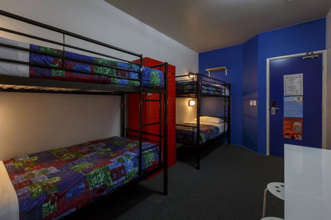 Perth City YHA - Australian Directory 32
