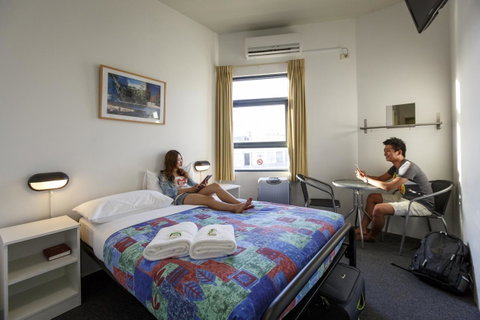 Perth City YHA - Australian Directory 33