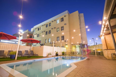 Perth City YHA - Australian Directory 0