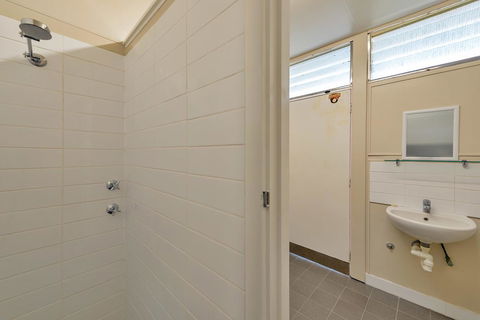 Getaway Villas Unit 389 - Australian Directory 5