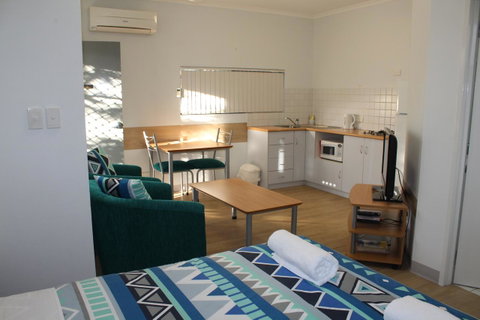 Mandurah Ocean Marina Chalets - Australian Directory 1