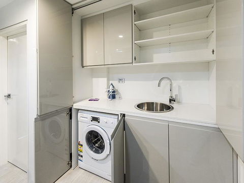 South Perth Deluxe Apartment - Australian Directory 34