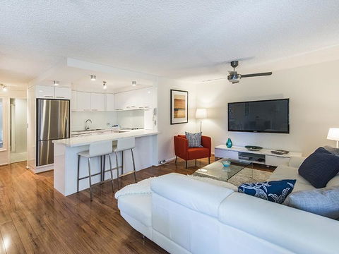 South Perth Deluxe Apartment - Australian Directory 41