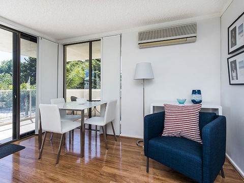 South Perth Deluxe Apartment - Australian Directory 16