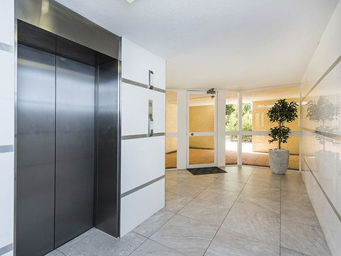 South Perth Deluxe Apartment - Australian Directory 21