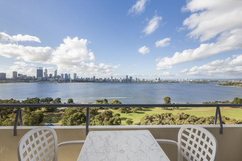 High Tor Apartment 135 - Australian Directory 10