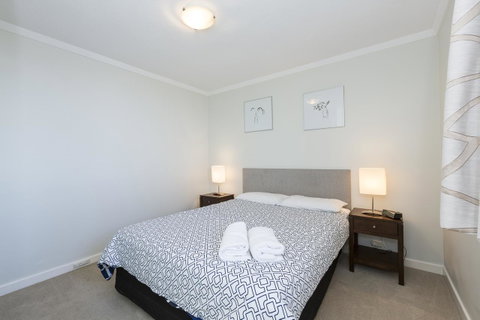 High Tor Apartment 135 - Australian Directory 16