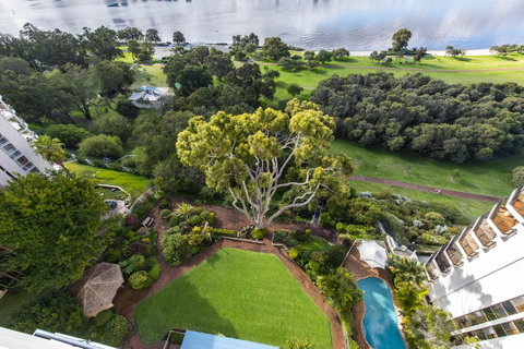 High Tor Apartment 135 - Australian Directory 6