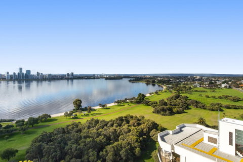 High Tor Apartment 135 - Australian Directory 11
