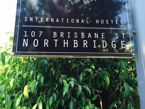 Shiralee Hostel -note - Valid Passport Required To Check In - Australian Directory 20