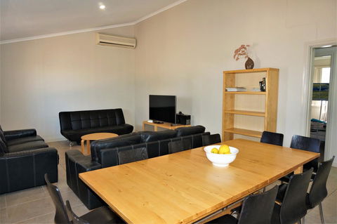 9 Krait Street - Perfect For Large Groups Or Families Alike - Australian Directory 3