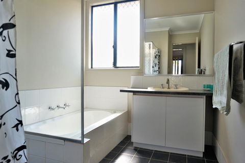 9 Krait Street - Perfect For Large Groups Or Families Alike - Australian Directory 11