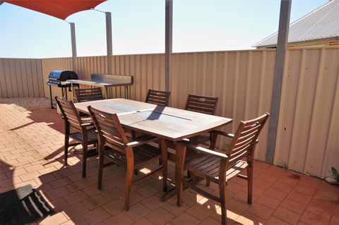 Osprey Holiday Village Unit 104 - Australian Directory 22