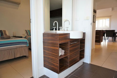 Osprey Holiday Village Unit 104 - Australian Directory 9