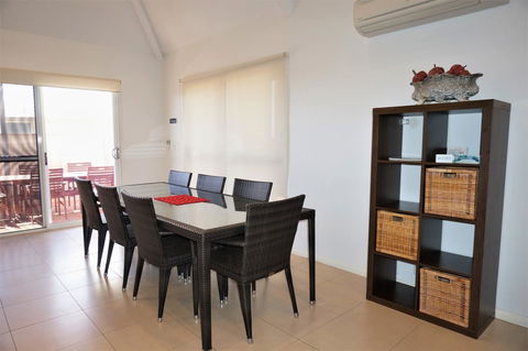 Osprey Holiday Village Unit 104 - Australian Directory 5