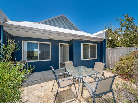 Seafront Unit 60 - Australian Directory 8