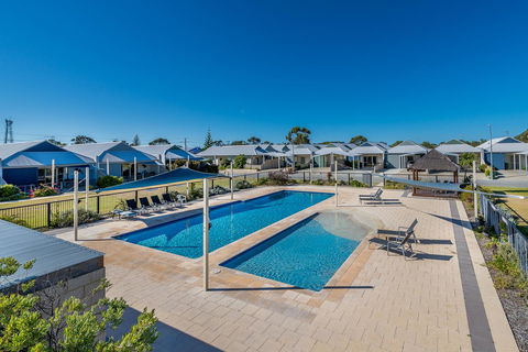 Seafront Unit 60 - Australian Directory 9