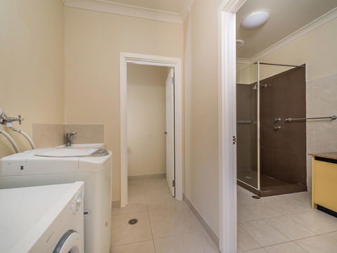 Seafront Unit 60 - Australian Directory 4