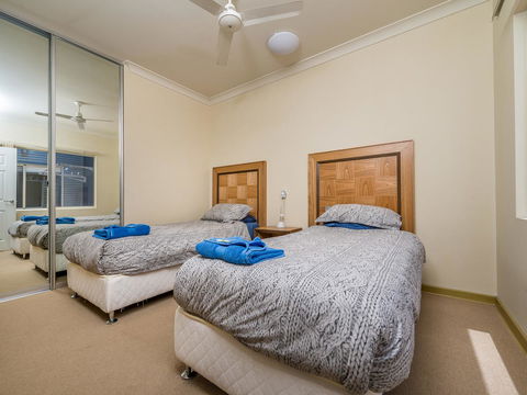 Seafront Unit 60 - Australian Directory 2