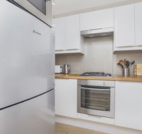 Gorgeous 26 1 bed designer fitout perfect location - Australian Directory