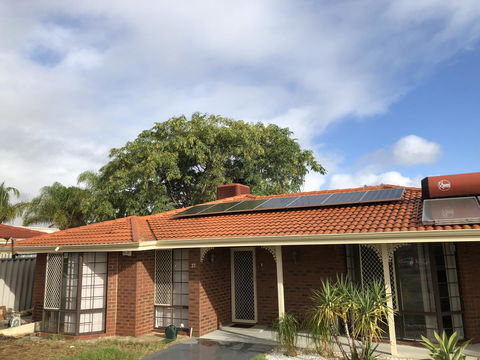 Charming Quiet Lodge-2 Minutes Walk To Shopping Complex - Australian Directory 23