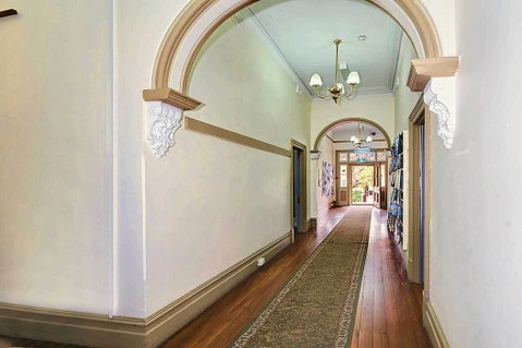 The Witch's Hat - Australian Directory 36
