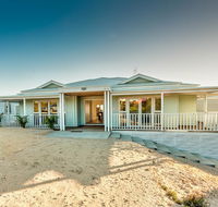 Blue Sky Escapes The Lookout Lancelin - Australian Directory