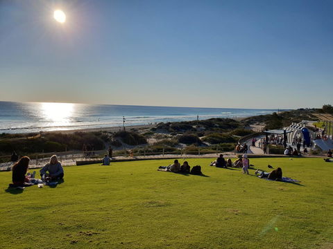 Scarborough - Oceanview 2 Bed, 2 Bathroom Apartment - Australian Directory 5